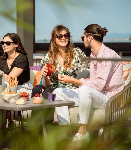 Rooftop Bar Geneva Suite 1201